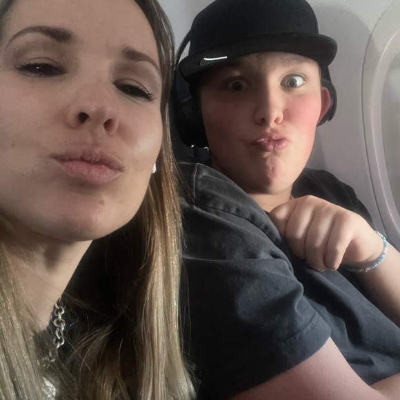 Meet your Posher, Amber - Picture 3 of 7